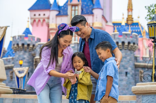 Experience the magic of our KIDS SPECIAL Disneyland Resort 1 Park Per Day tickets this summer 2026. Create unforgettable memories with your family! GoTicketless.co.uk ©Disney All Rights Reserved